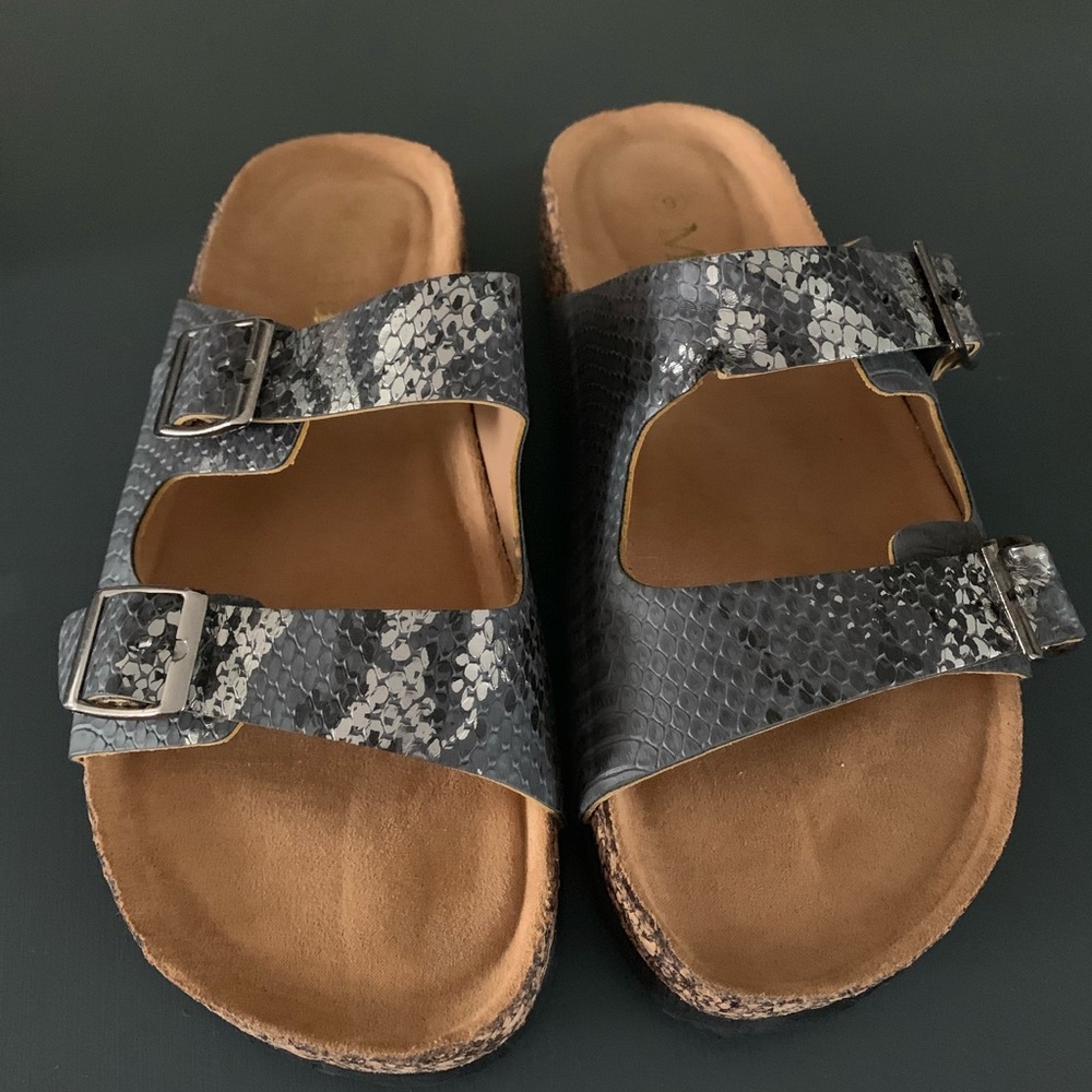 Mata snakeskin slides